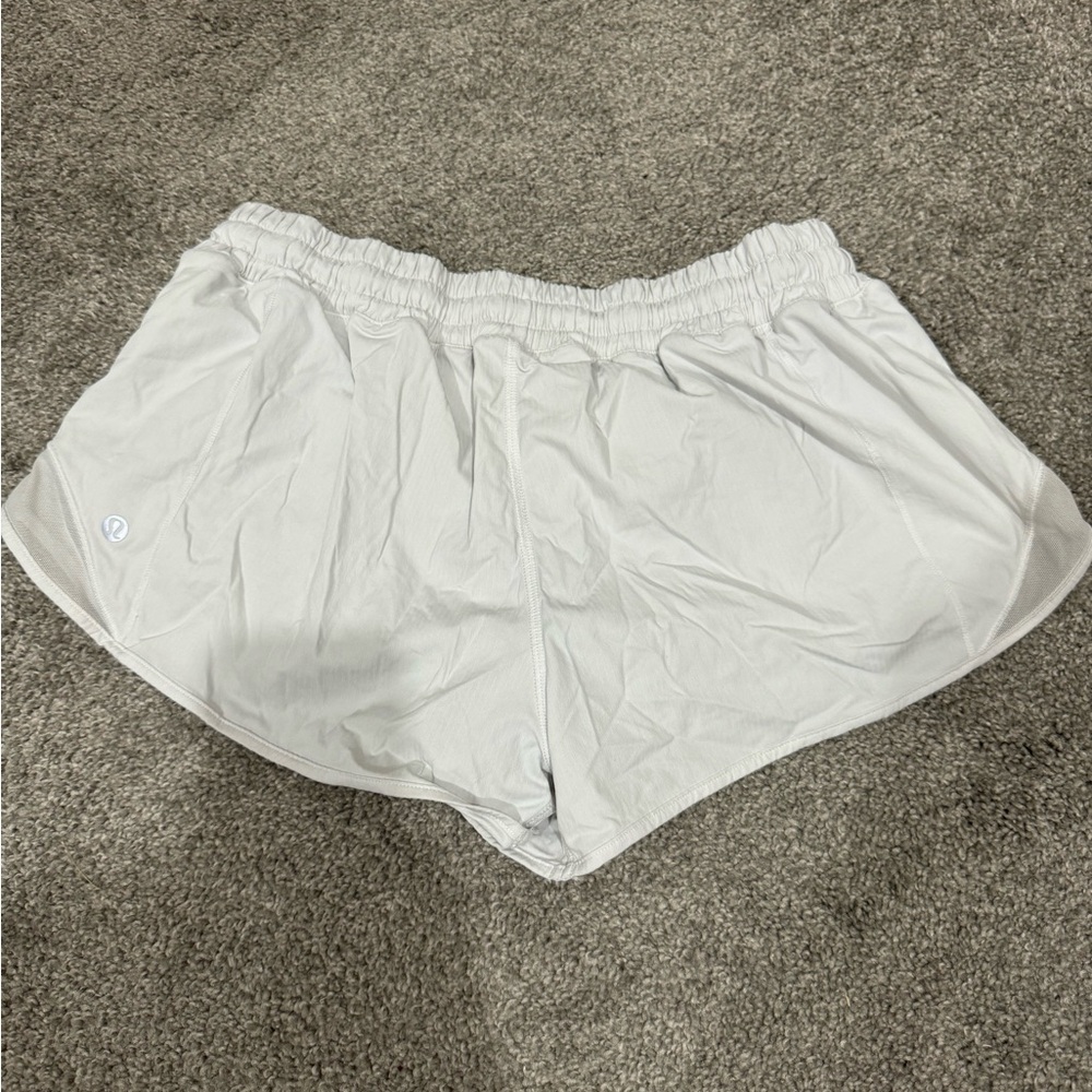Lululemon Hotty Hot Shorts inseam 2.5"